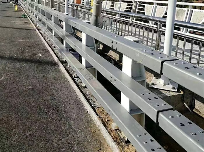 防撞護欄